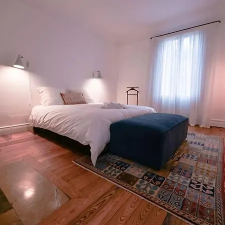 Maison De Champagne F.barbier ! Avize